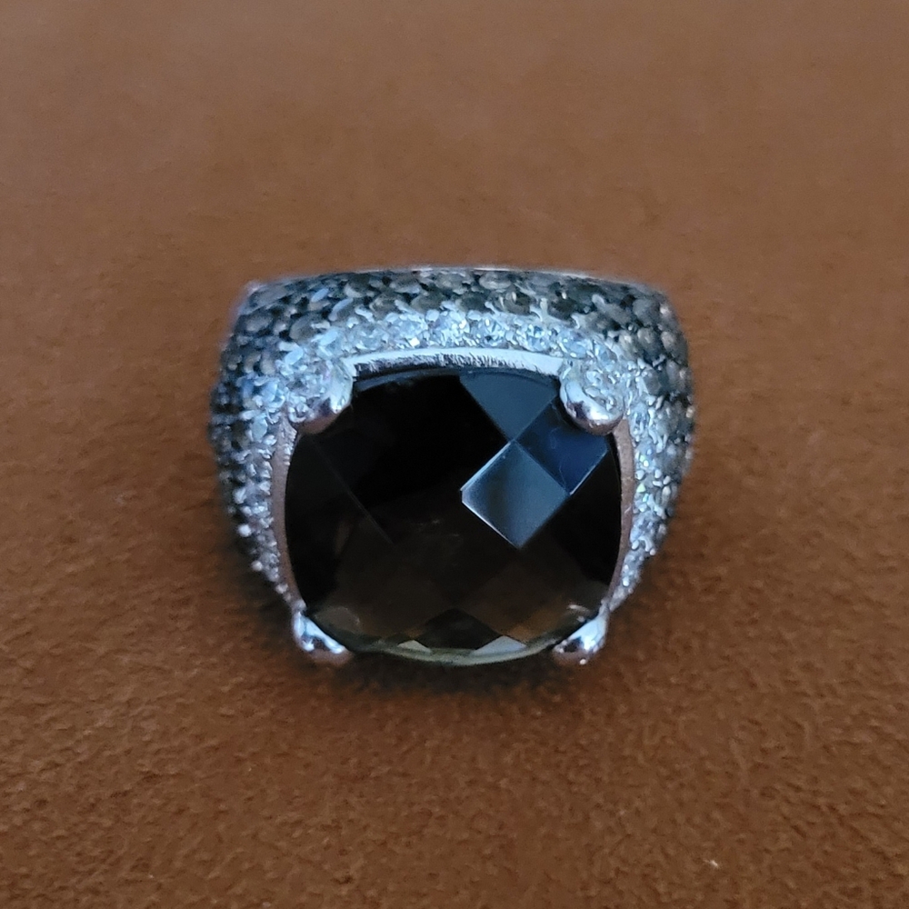 Elegant Black and Sterling Silver Women's Ring